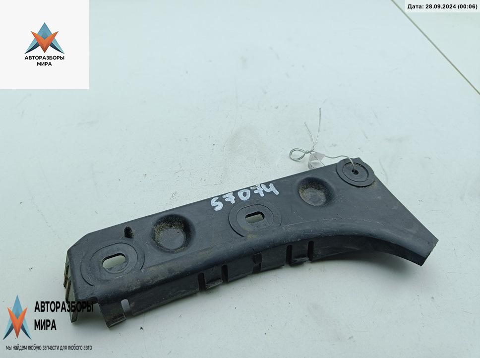 кронштейн переднего бампера Audi A6 4B/C5 1999, 2.4 л., бензин, АКПП, серый, универсал, 4B0807284B - фото №1