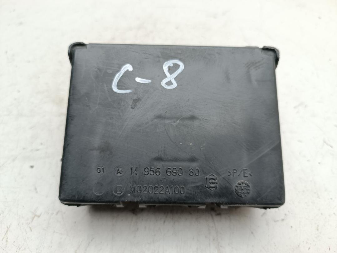 короб предохранителей Citroen C8 2006, 2.2 л., дизель, МКПП, серый, минивэн, 1495669080