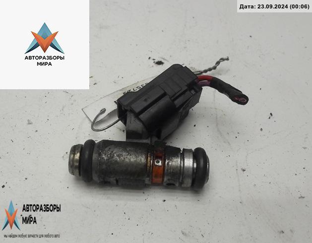 форсунка Volkswagen Golf 4 поколение 1998, 1.4 л., бензин, МКПП, белый, хетчбэк 5 дв., 036031C - фото №1