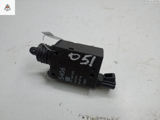 активатор замка багажника Opel Vectra B [рестайлинг] 2001, 1.8 л., бензин, МКПП, синий, универсал, 90460062