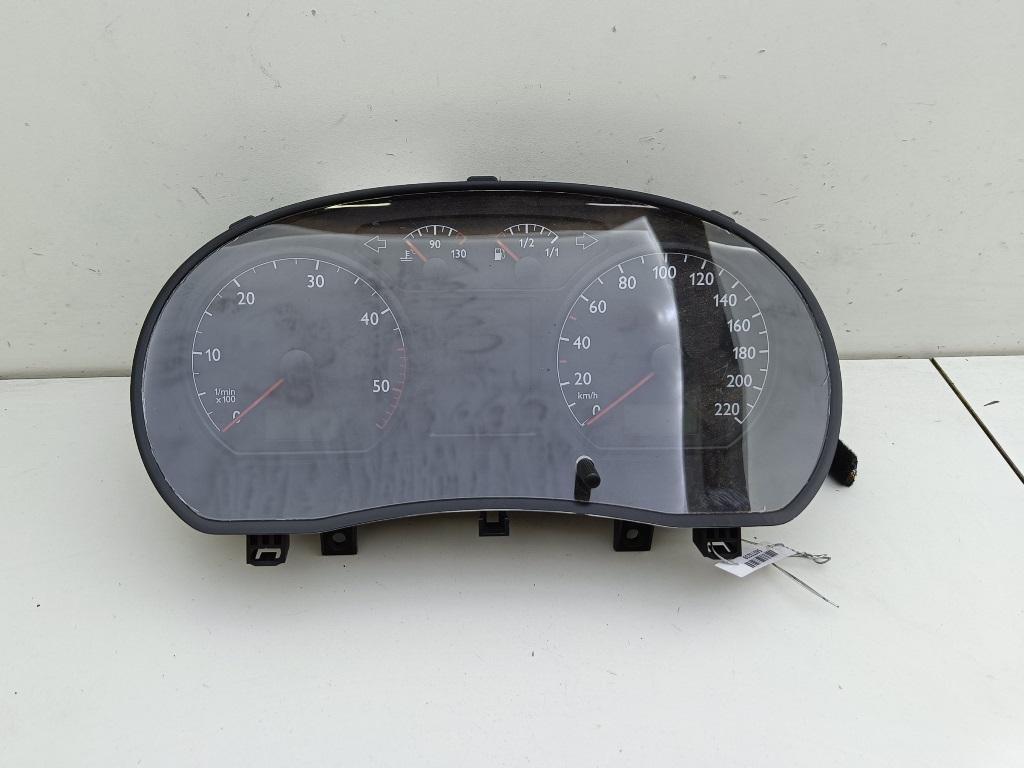 приборная панель Volkswagen Polo 4 поколение 2002, 1.4 л., дизель, МКПП, чёрный, хетчбэк 5 дв., 6Q0920800MX - фото №1