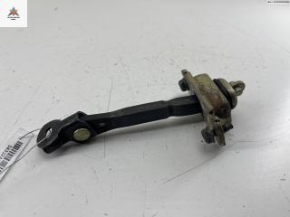 Ограничитель открывания двери задней Mazda 6 GG [рестайлинг] 2005, универсал