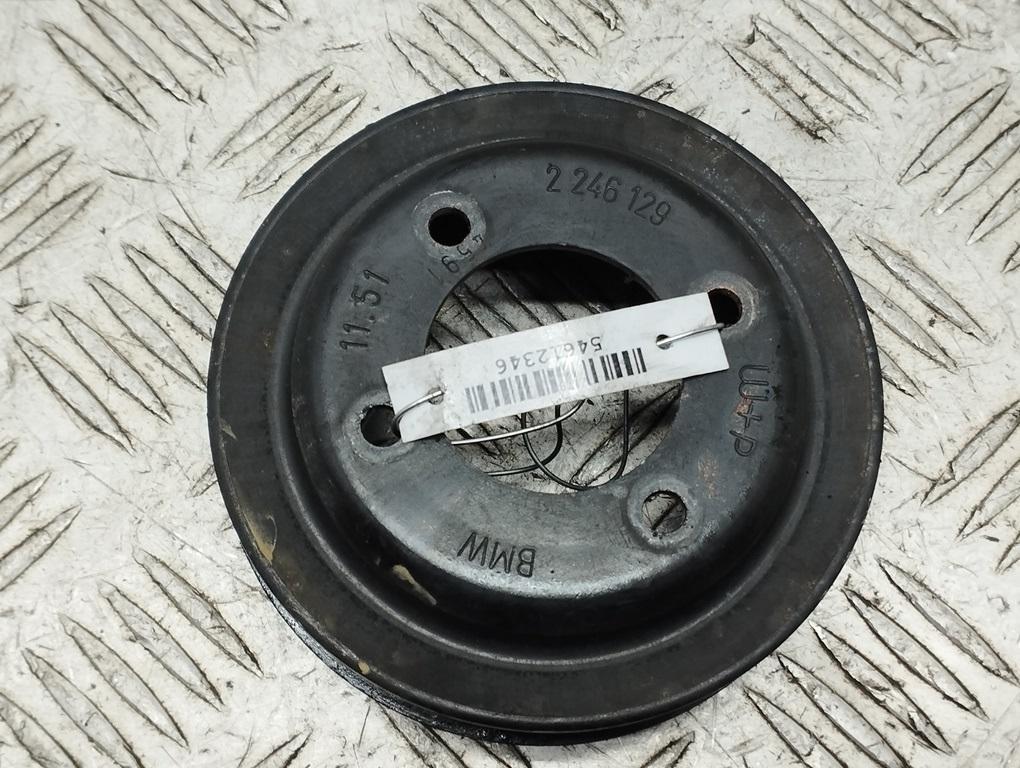 шкив помпы BMW 5 E39 2000, 2.5 л., дизель, МКПП, серый, седан, 2246129