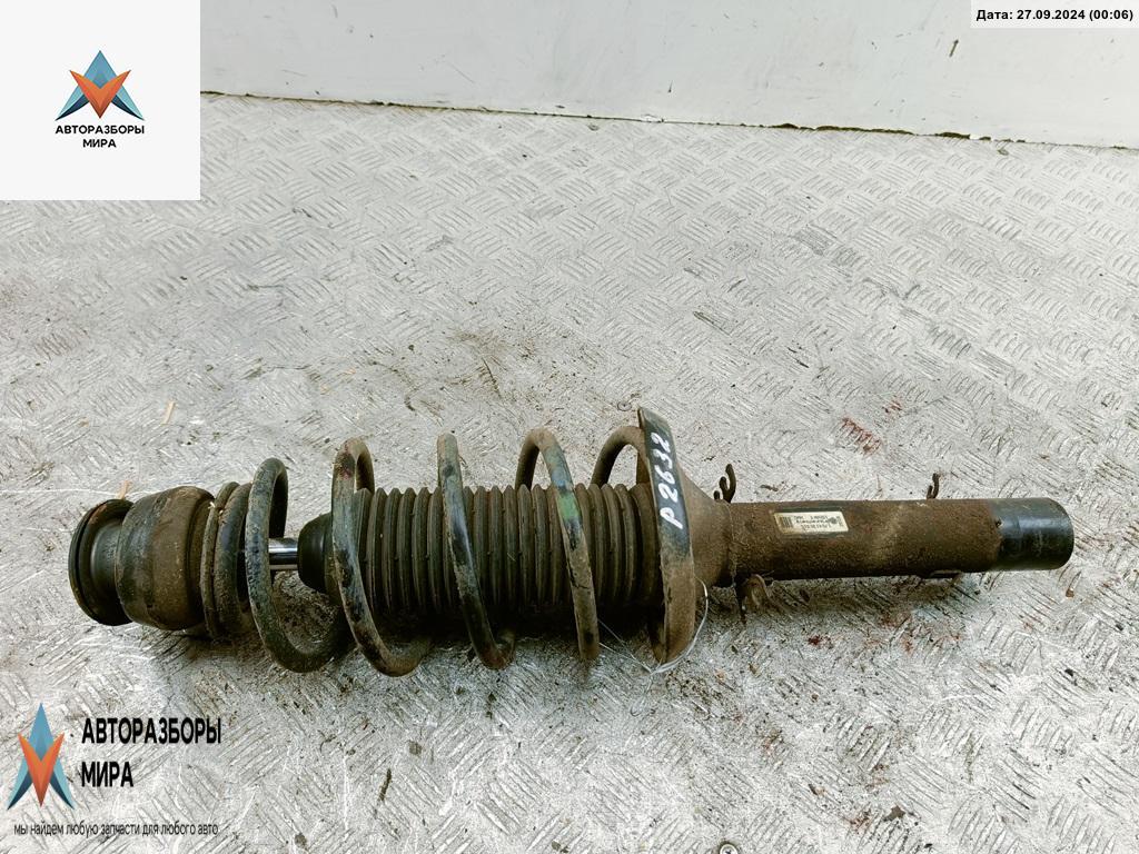 стойка передняя Volkswagen Golf 4 поколение 1998, 1.4 л., бензин, МКПП, серый, хетчбэк 5 дв. - фото №1