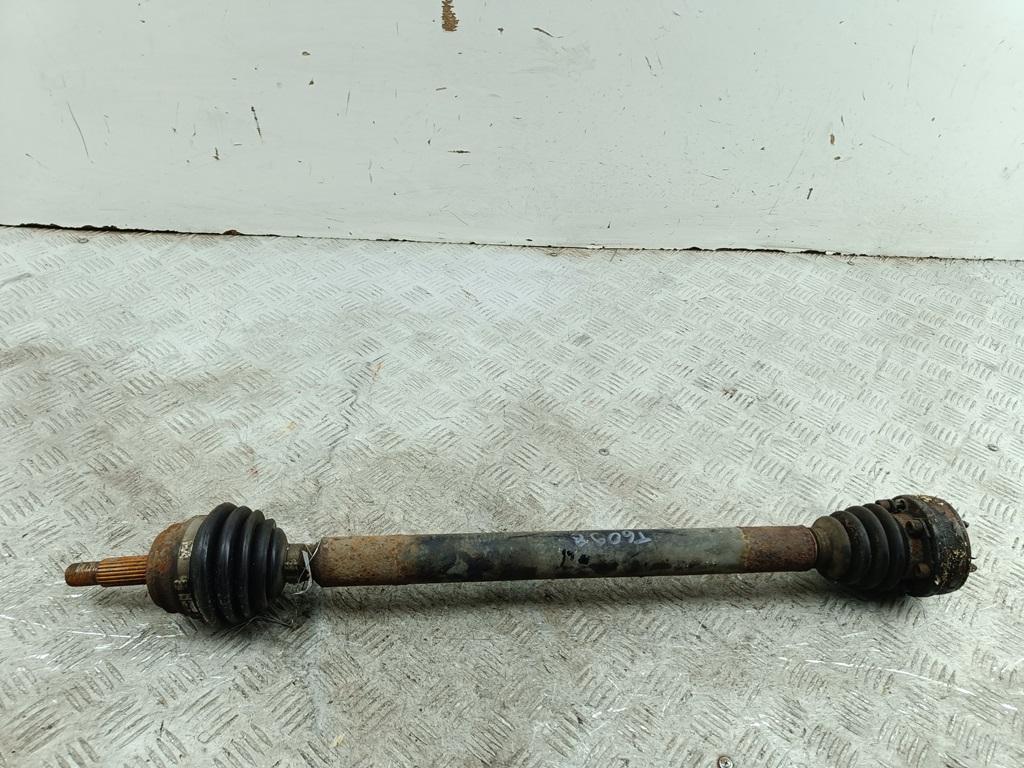 полуось передняя правая (приводной вал, ШРУС) Volkswagen Golf 3 поколение 1996, 1.6 л., бензин, МКПП, чёрный, хетчбэк 3 дв. - фото №1