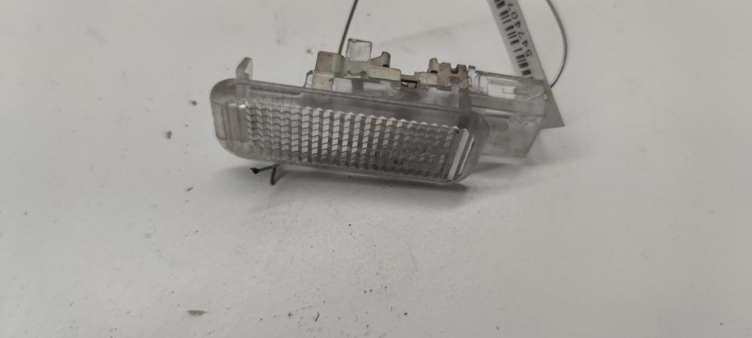 фонарь салона (плафон) Audi A6 C5 2000, 2.5 л., дизель, АКПП, чёрный, универсал, 4B0847415