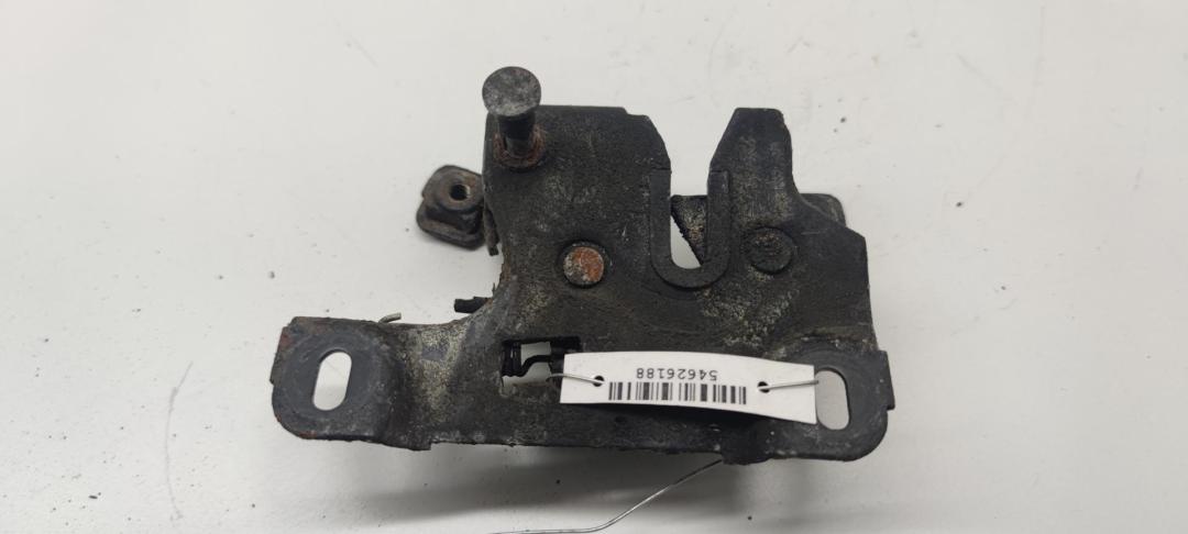 замок капота Audi A4 B5 1997, 1.6 л., бензин, МКПП, чёрный, седан