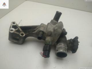 корпус термостата Kia Carnival VQ 2005, 2.9 л., дизель, МКПП, чёрный, минивэн