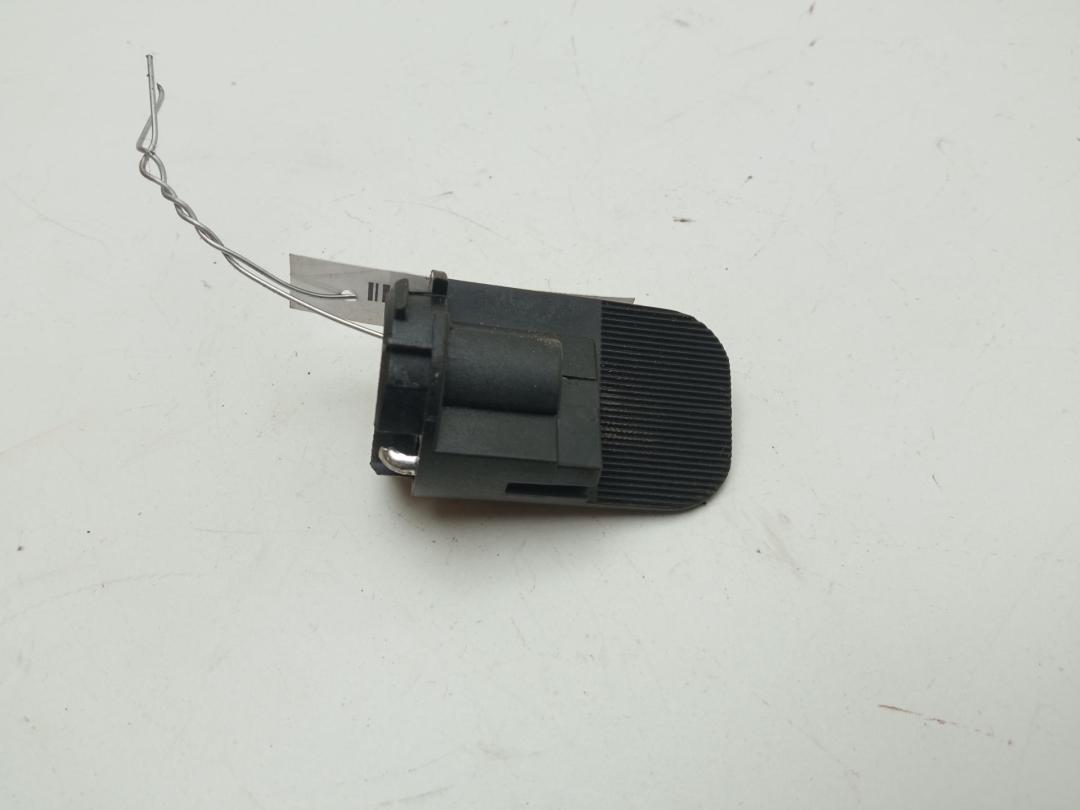 Патрон лампы фонаря Volvo V70 2001, 2.4 л., бензин, МКПП, синий, универсал, 152867