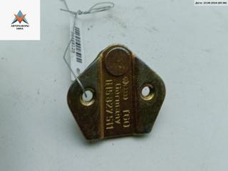 ответная часть (скоба) замка двери Volkswagen Passat B4 1996, 1.8 л., бензин, МКПП, зелёный, седан