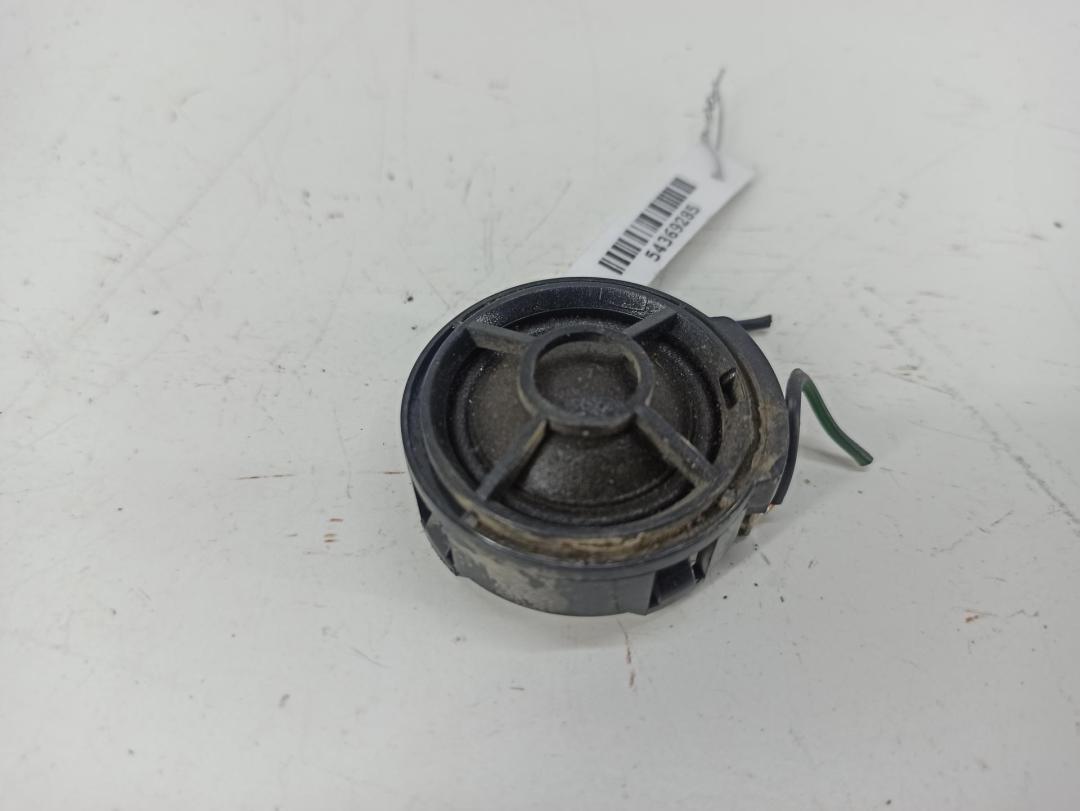 динамик высокочастотный (пищалка) Audi A4 B5 1995, 1.6 л., бензин, МКПП, синий, седан, 8D0035399