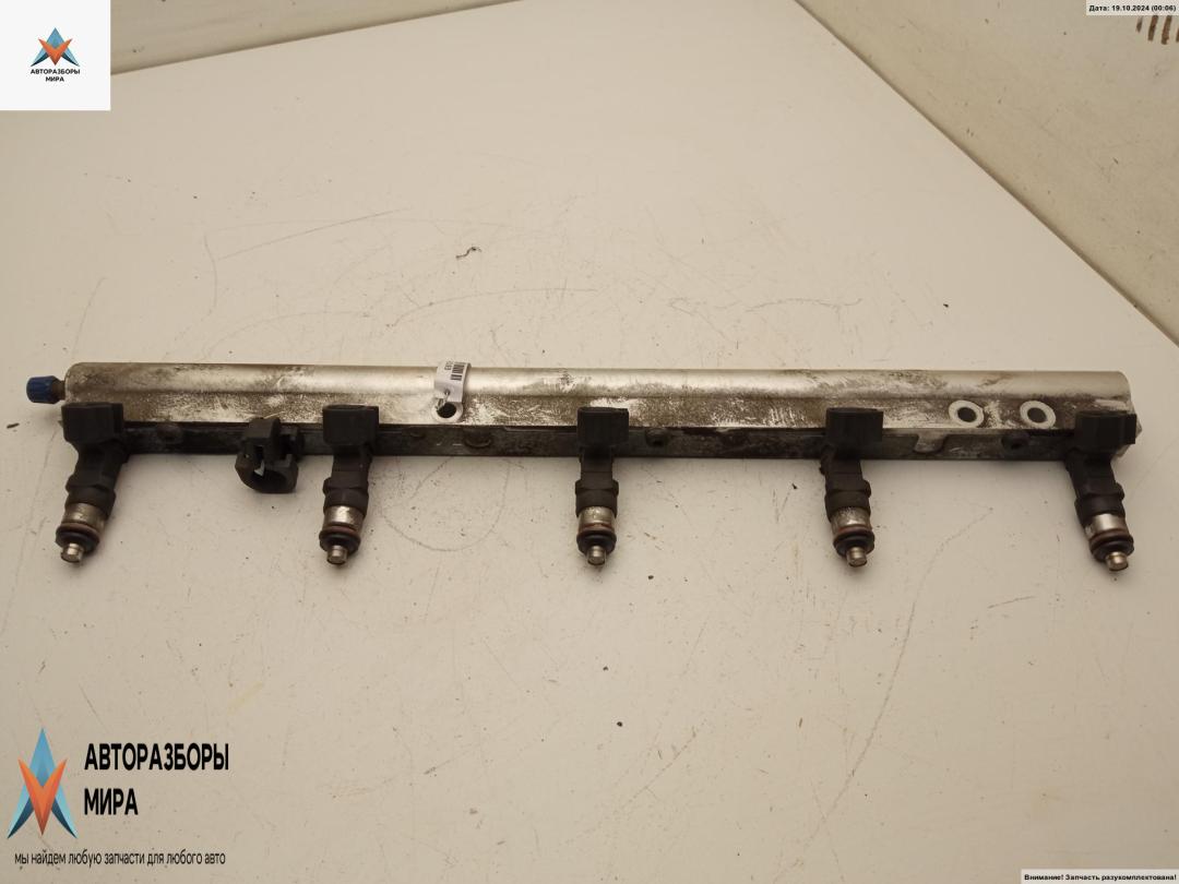 топливная рампа Volvo C70 2 поколение 2007, 2.5 л., бензин, АКПП, синий, кабриолет - фото №1