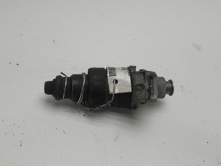 форсунка Volkswagen Passat B5 1997, 1.6 л., бензин, МКПП, серый, универсал, 078133551N