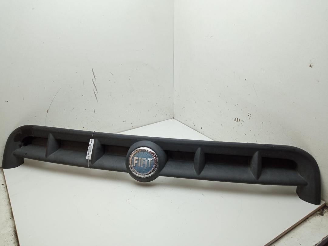 решетка радиатора Fiat Doblo 2005, синий, фургон, 735268388