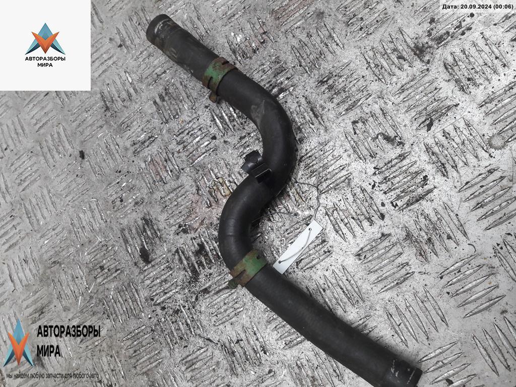 патрубок (трубопровод, шланг) Volkswagen Golf 3 поколение 1995, 1.6 л., бензин, МКПП, красный, хетчбэк 3 дв. - фото №1