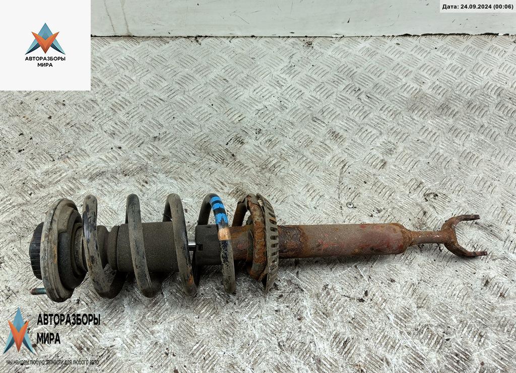 стойка передняя Audi A6 4B/C5 1999, 2.8 л., бензин, МКПП, чёрный, универсал - фото №1