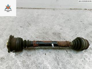 полуось передняя правая (приводной вал, ШРУС) Audi A4 B5 1996, 1.8 л., бензин, АКПП, красный, седан
