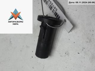 кронштейн радиатора Volkswagen Passat B5 1998, 1.6 л., бензин, МКПП, красный, универсал, 8D0121200