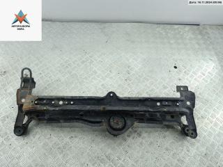 балка под радиатор Volkswagen Passat B4 1994, 1.6 л., бензин, МКПП, синий, универсал