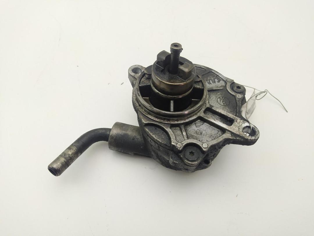 насос вакуумный Mercedes-Benz C W203 2005, 2.7 л., дизель, АКПП, серый, универсал, 6112300065