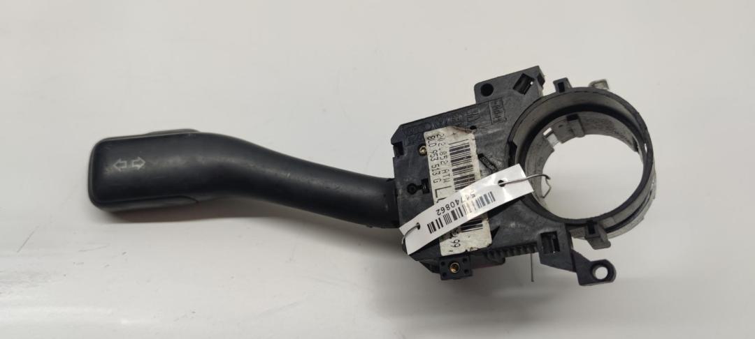 переключатель поворотов Audi A6 C5 1999, 2.5 л., дизель, МКПП, чёрный, универсал, 8L0953513G