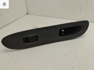 кнопка стеклоподъемника переднего правого Mitsubishi Colt 5 поколение (CJO) 1996, 1.3 л., бензин, МКПП, красный, хетчбэк 3 дв., MR194830