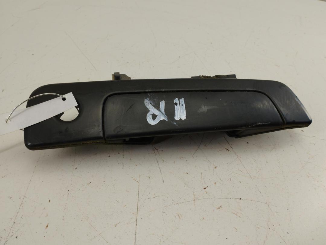ручка наружная передняя правая Mitsubishi Colt 5 поколение (CJO) 1996, 1.3 л., бензин, МКПП, красный, хетчбэк 3 дв., MR186322 - фото №1
