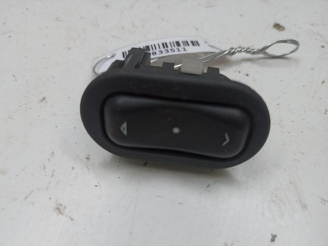 кнопка стеклоподъемника переднего правого Opel Astra G 2002, 2.2 л., дизель, МКПП, серый, универсал, 13363100