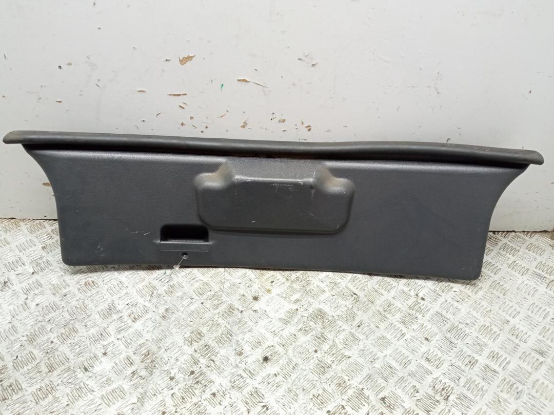 обшивка багажника Fiat Punto I 1997, 1.1 л., бензин, МКПП, красный, хетчбэк 5 дв.