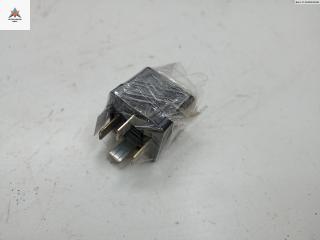 реле (прочие) Opel Zafira 2 поколение (B) 2005, 1.9 л., дизель, МКПП, чёрный, минивэн, 13171831