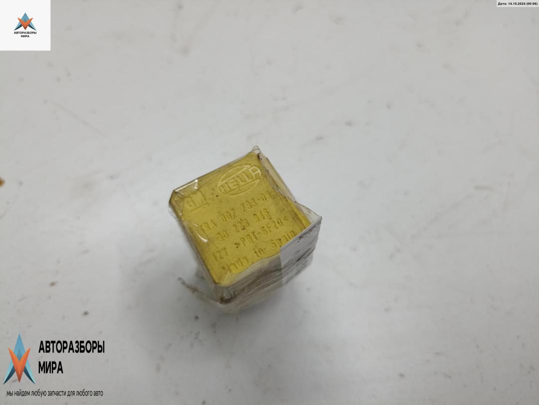 реле (прочие) Opel Zafira 2 поколение (B) 2005, 1.9 л., дизель, МКПП, чёрный, минивэн, 90228846 - фото №1