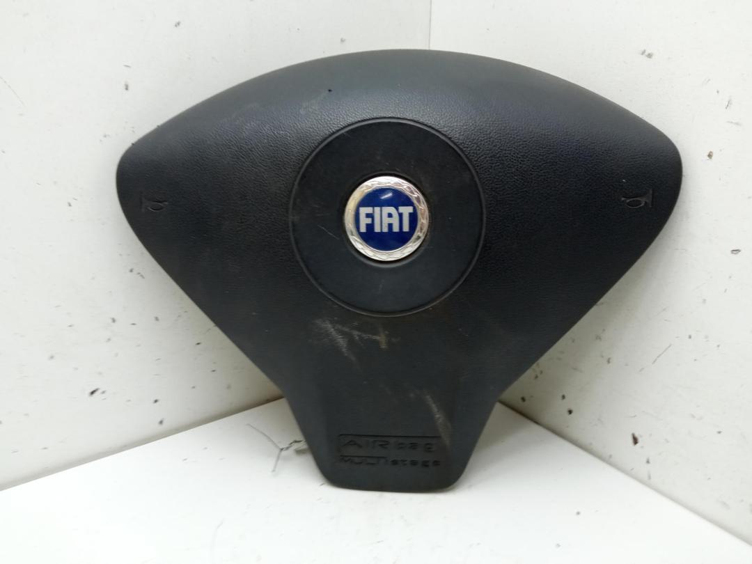 подушка безопасности водителя Fiat Stilo 2001, 1.2 л., бензин, МКПП, синий, хетчбэк 3 дв., 735317551