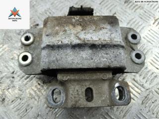 подушка крепления КПП Volkswagen Touran 1 поколение 2004, 2.0 л., бензин, МКПП, серый, минивэн