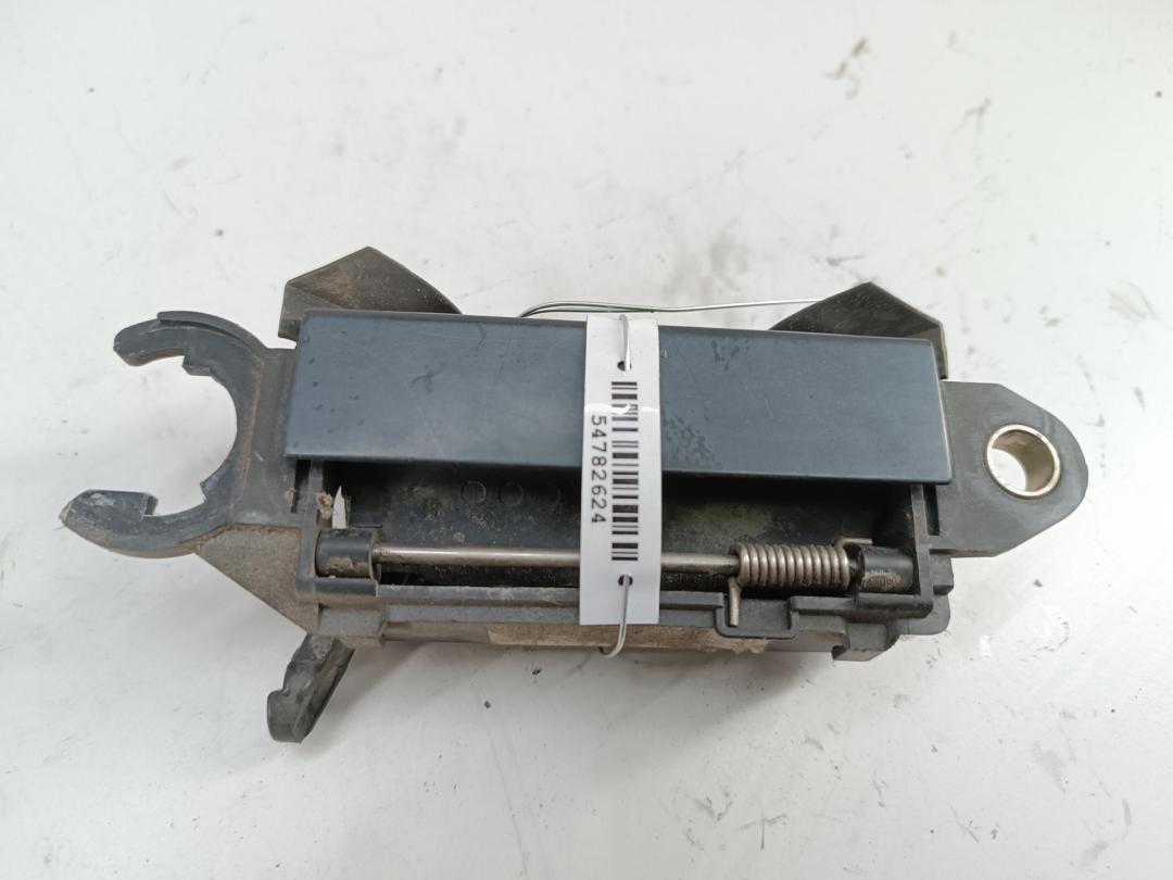 ручка наружная передняя левая Audi A4 B5 1996, 1.6 л., бензин, МКПП, синий, седан, 8D0837205 - фото №1