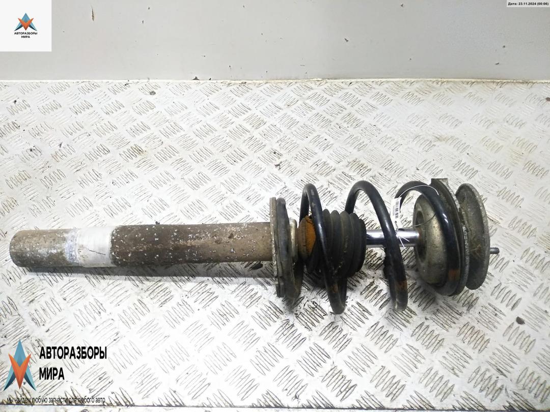 стойка передняя BMW 5 серия E39 1997, 2.8 л., бензин, АКПП, зелёный, универсал, 1095083 - фото №1