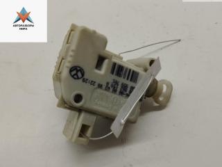 активатор замка багажника Audi A6 4B/C5 1999, 2.4 л., бензин, АКПП, серый, универсал, 3B0959781