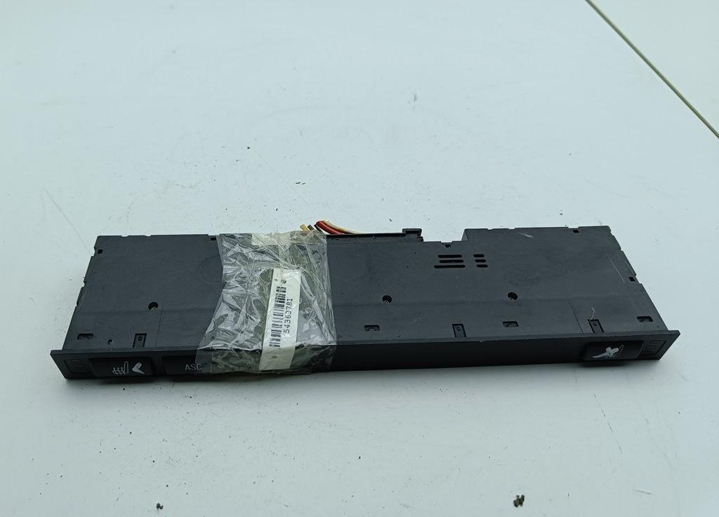 кнопка обогрева сидений BMW 5 E39 1999, 2.5 л., бензин, АКПП, чёрный, универсал, 8373712