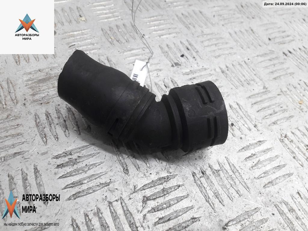 фланец (тройник) системы охлаждения Volkswagen Golf 4 поколение 1998, 1.6 л., бензин, МКПП, чёрный, хетчбэк 5 дв., 1J0121619 - фото №1