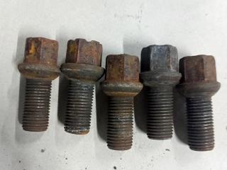 болт колесный Volkswagen Passat B5+ (GP) 2002, 1.9 л., дизель, МКПП, синий, универсал, 8D0601139D