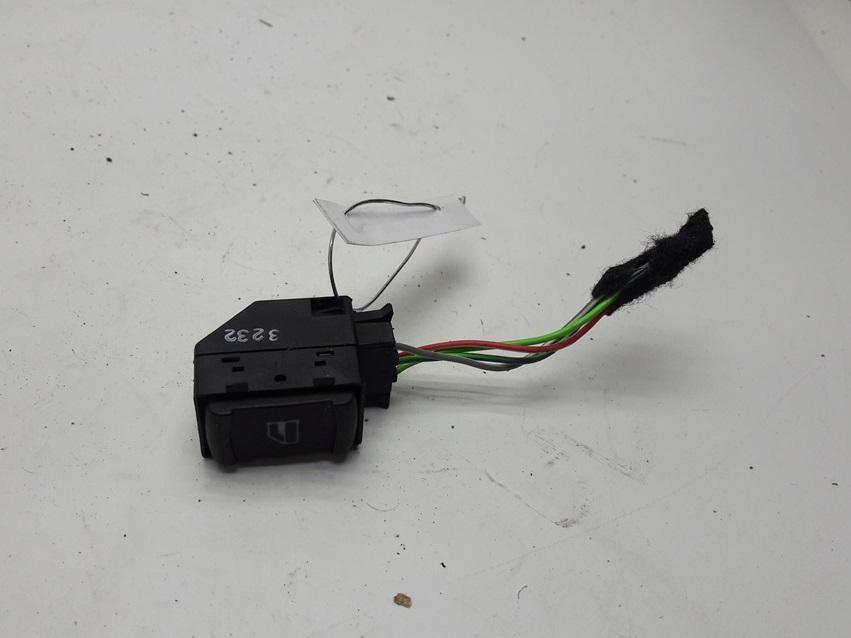 кнопка стеклоподъемника заднего правого Volkswagen Passat B5+ (GP) 2002, 1.9 л., дизель, МКПП, серый, универсал, 1J0959855