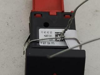 кнопка аварийной сигнализации Skoda Fabia 2 поколение (5J) 2009, 1.2 л., бензин, МКПП, синий, хетчбэк 5 дв., 5J0953235A