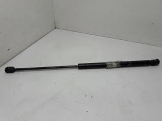 амортизатор крышки багажника (3-5 двери) Volkswagen Golf 3 поколение 1996, 1.4 л., бензин, МКПП, белый, хетчбэк 5 дв., 1H6827550A