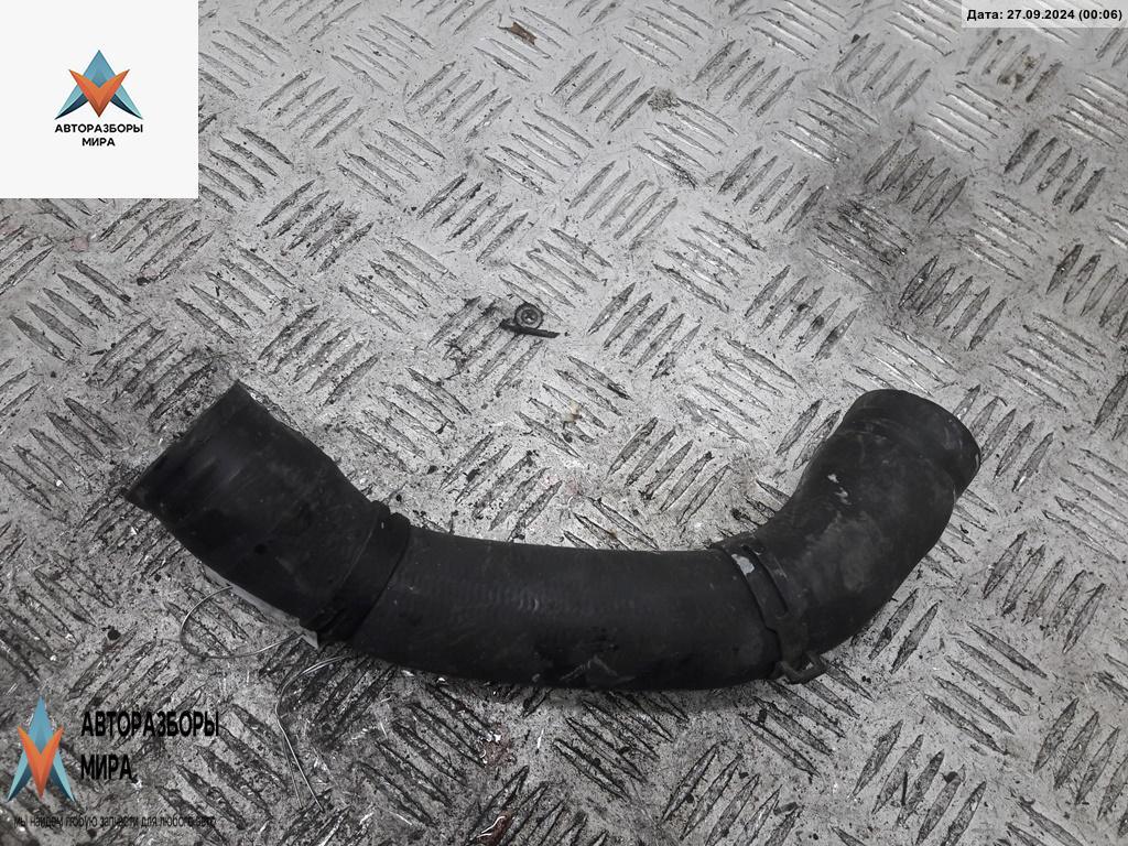 патрубок (трубопровод, шланг) Volkswagen Passat B5 1998, 2.3 л., бензин, МКПП, чёрный, универсал - фото №1