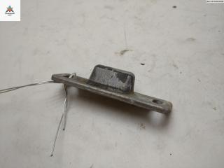 ответная часть (скоба) замка двери Mercedes-Benz Vito-1 W638 1998, 2.3 л., бензин, МКПП, жёлтый, микроавтобус