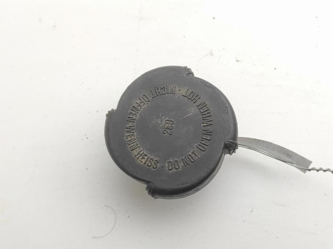 пробка расширительного бачка BMW 3 E46 2003, 2.0 л., бензин, МКПП, серый, седан, 1742231