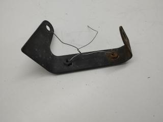 кронштейн (крепление) Audi A4 B5 1997, 1.9 л., дизель, МКПП, серый, универсал, 8D0951229D