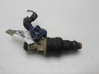 форсунка Volkswagen Passat B4 1995, 1.6 л., бензин, МКПП, серый, универсал, 037906031J