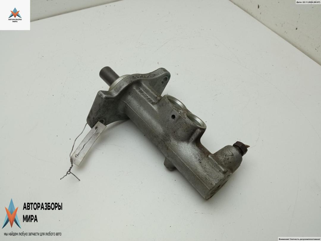 цилиндр тормозной главный Volvo V70 2 поколение 2001, 2.4 л., бензин, МКПП, синий, универсал, 9157933 - фото №1