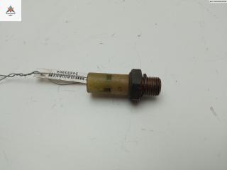 датчик давления масла Volvo S40 1 поколение [рестайлинг] 1999, 1.8 л., бензин, МКПП, красный, универсал, 9128771