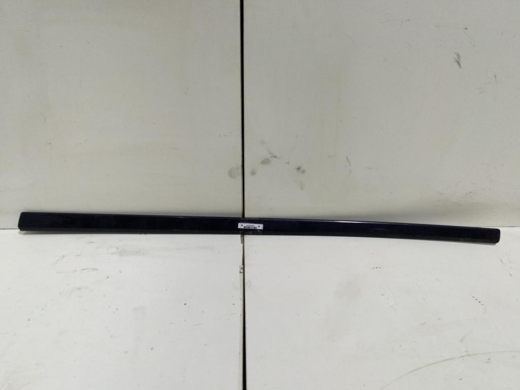 молдинг двери передней правой Audi A4 B7 2004, 2.0 л., дизель, МКПП, синий, универсал - фото №1